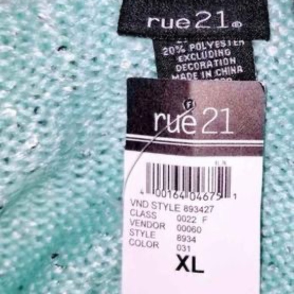 Beautiful Sweaters With Tiny Sequins. - Picture 8 of 16